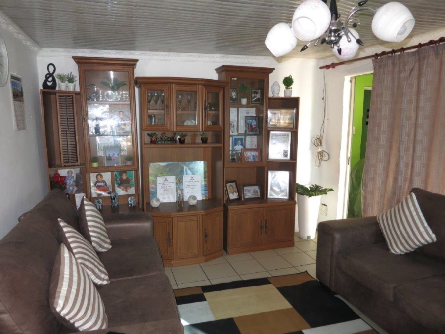 4 Bedroom Property for Sale in Leiden Western Cape